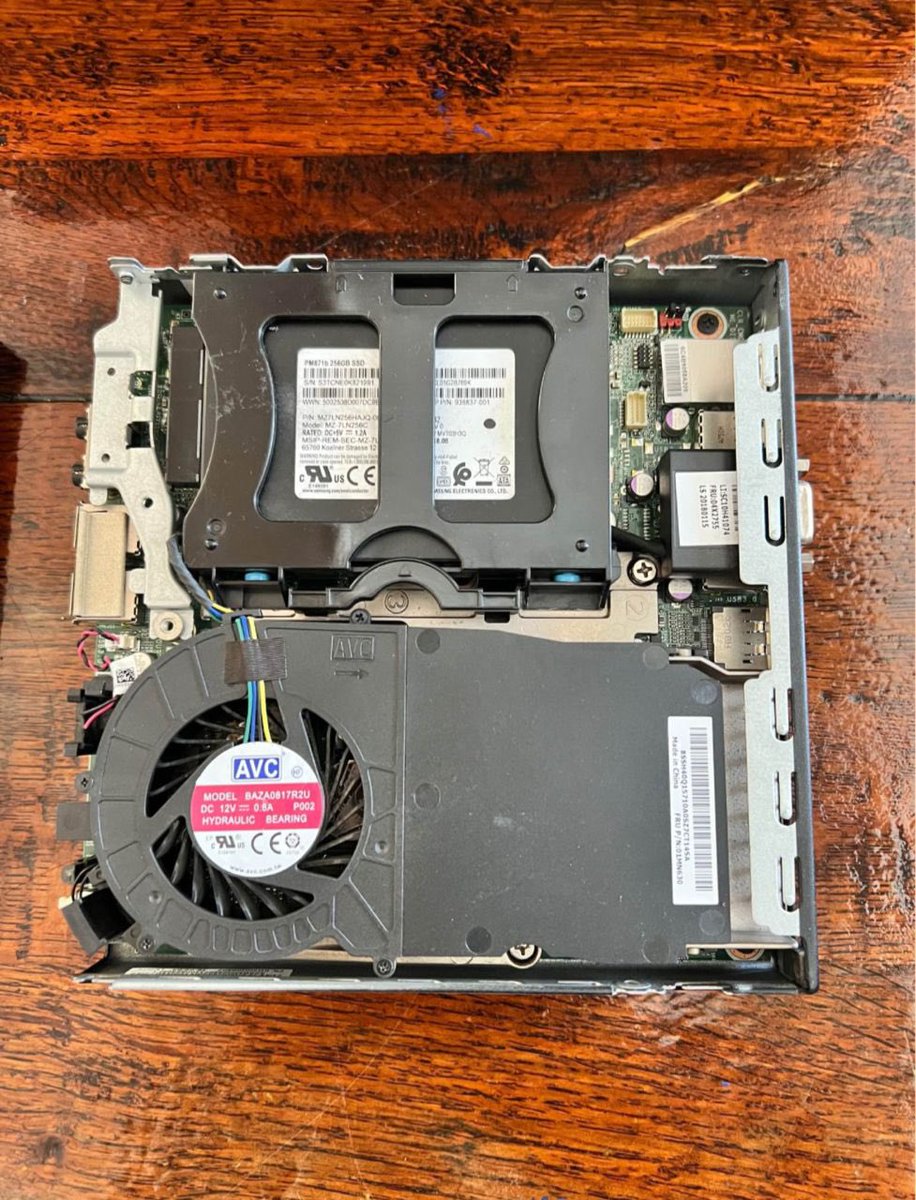 AbouNoorayn's tweet image. Lenovo ThinkCentre M910q Tiny PC

- Core i3-7100T 7th Gen
- 8GB DDR4 RAM (up to 32GB)
- 256GB SSD + M.2 NVMe slot
- Windows 11 Pro
- Integrated graphics

1850rand or 450,000 Kwacha (non-negotiable)
18 units available capetown/lilongwe
+265993122727 (WhatsApp only)