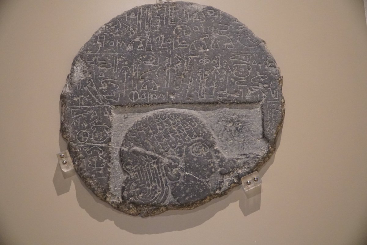 fosmanca's tweet image. Andaval Kabartması: Anadolu&apos;nun Geç Hitit dönemine ait nadir anıtsal eserlerinden biri. Bu kabartma, bölgedeki Hitit varlığının ve Luvi hiyeroglif yazısının yayılımının somut kanıtıdır. Bölge krallıklarının siyasi ve kültürel haritasını anlamak için kritik bir kaynaktır.…