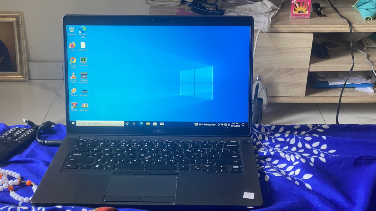 PeeElochukwu's tweet image. Just received my laptop from the  #10KLaptopsProject.
Huge THANK YOU to the amazing organisers @silverpenydr @Horiyourme @boye4christ2006 and @mobola_ade for this life-changing gift. 
Special thanks to @DONJAZZY  and all donors your kindness means the world!