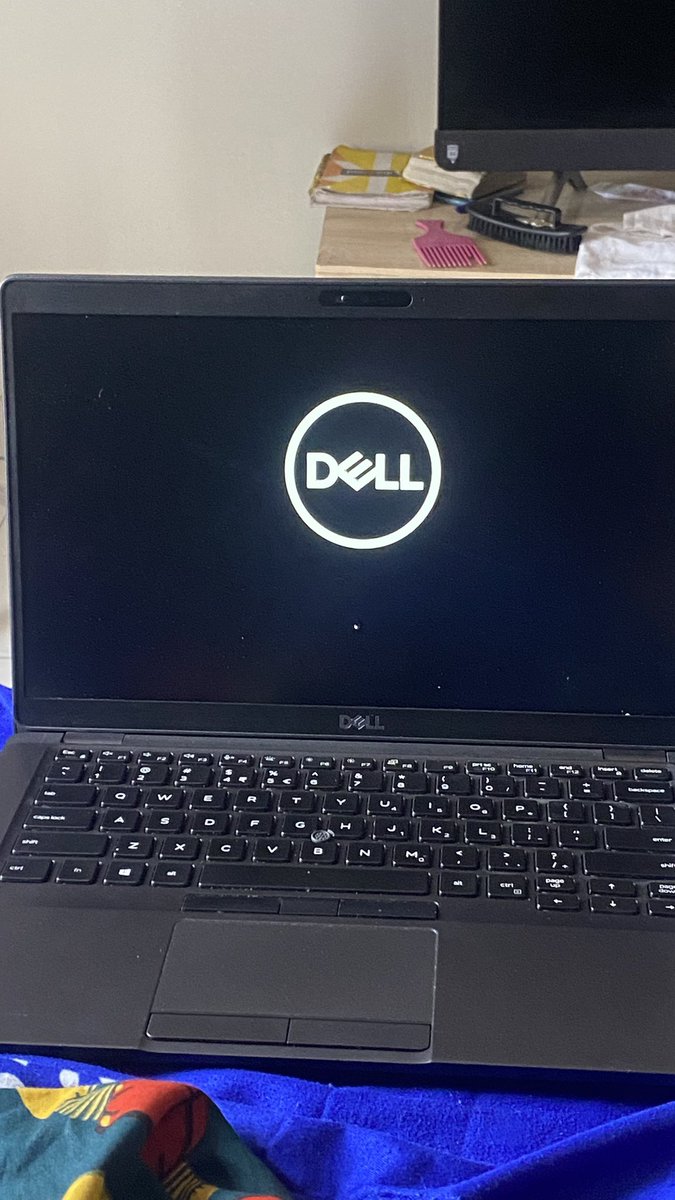 PeeElochukwu's tweet image. Just received my laptop from the  #10KLaptopsProject.
Huge THANK YOU to the amazing organisers @silverpenydr @Horiyourme @boye4christ2006 and @mobola_ade for this life-changing gift. 
Special thanks to @DONJAZZY  and all donors your kindness means the world!