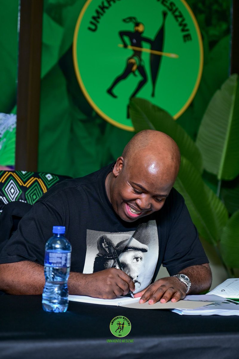 MkhontoweSizwex's tweet photo. MK Officials convened with H.E. President  Jacob Zuma at the KwaZulu-Natal Provincial Office to deliberate on key provincial matters and strategies aimed at advancing the party’s objectives. https://t.co/crTOi7yNFL