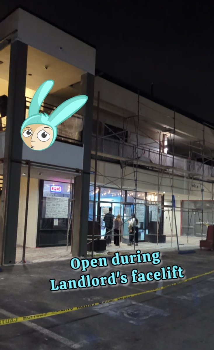 We love the NYC vibes the scaffolding are giving 🖤✨
Come by and see us for either dine-in or take-out, OR get delivery! Doomies.com has a bunch of links 🌱

#vegan #nycinla #veganla #veganstripmall