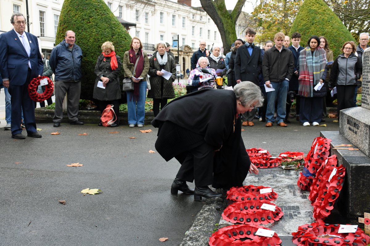 The Chairman and Vice-Chairman attended Remembrance services this week, to remember and commemorate all who served in the two World Wars and later conflicts.

📸: Allan Jennings