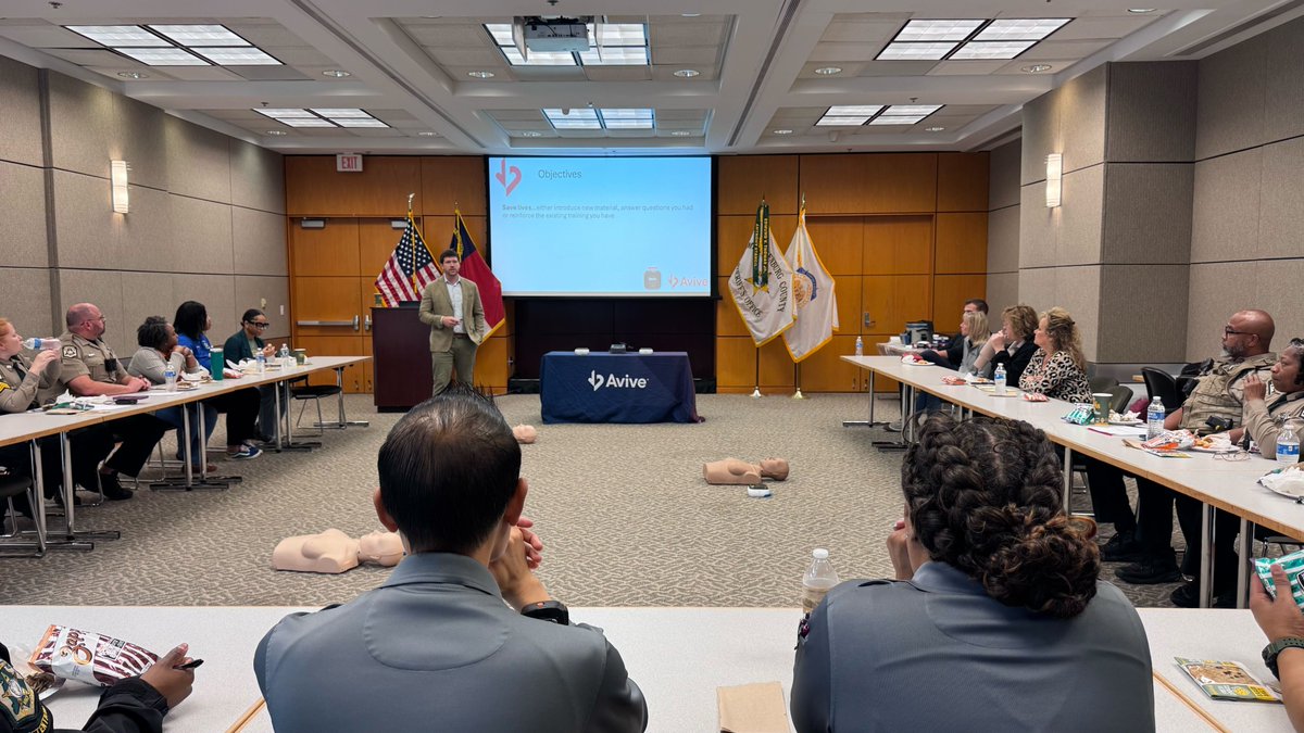 AviveSolutions's tweet image. Avive hosted a Tactical Medical Activation in Charlotte, NC, in partnership with the Mecklenburg County Sheriff&apos;s Office. Training focused on strengthening frontline readiness through high-quality CPR, AED integration, and hands-on tactical medical care. avive.life/law-enforcement
