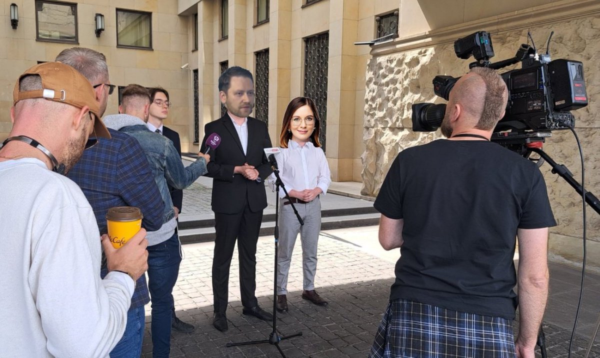 Partia Społem 🇺🇦🇵🇸 darkwoke era tweet media