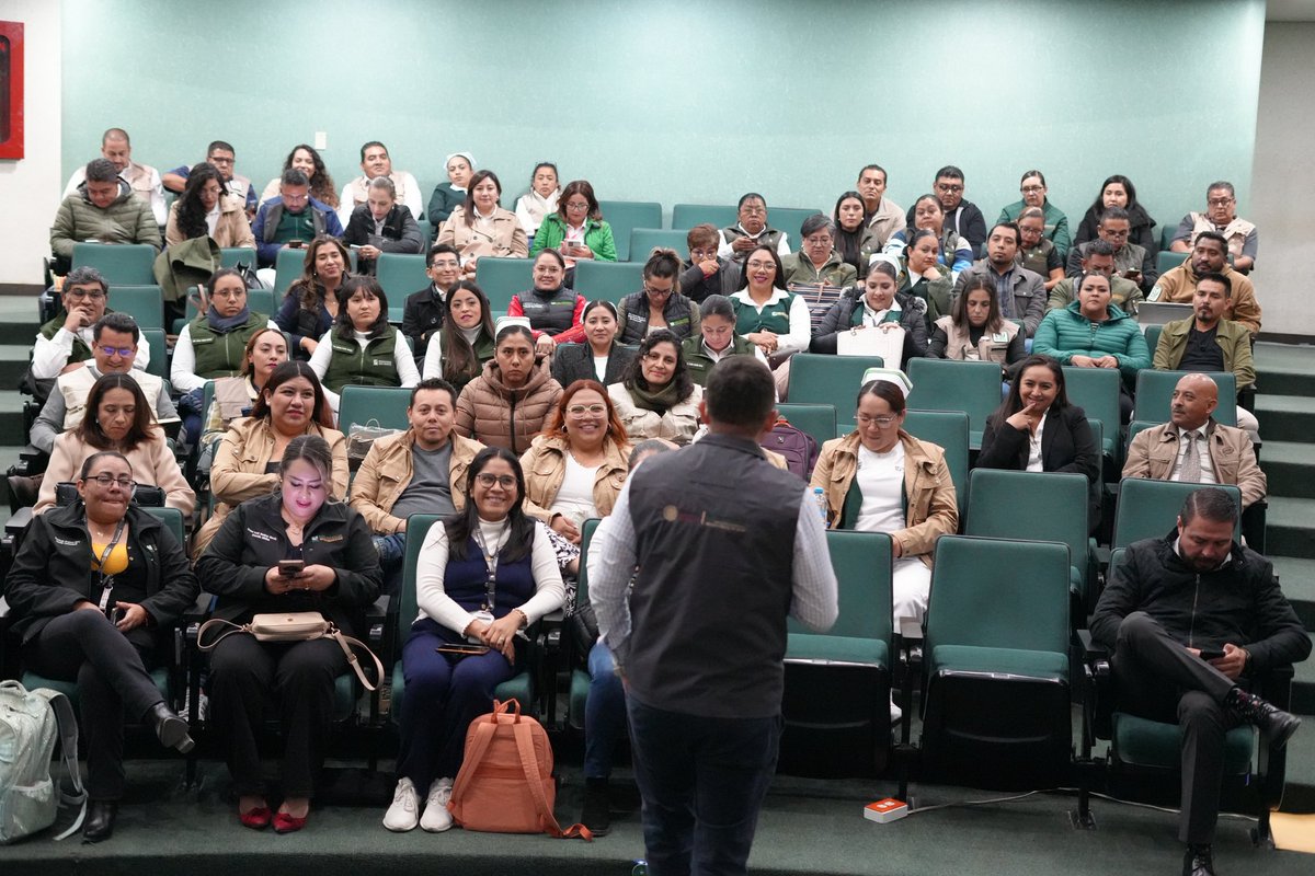 Fortalecemos las estrategias operativas de #IMSSBienestar en el #Edomex con una reunión encabezada por el Dr. Natán Enríquez Ríos, junto a directores y equipos regionales, para mejorar la atención médica a personas sin seguridad social.