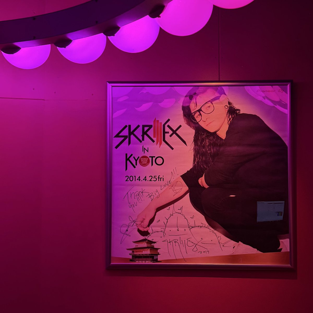 せっかく関西にきたのでみんなで聖地巡礼WORLD KYOTOです🫶🏻何回か来てるけどこのポスターはじめてみれた！！