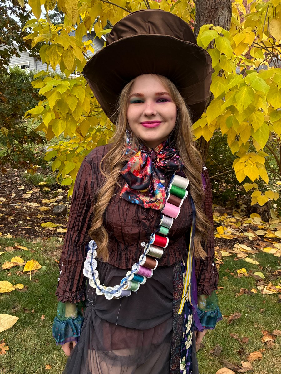 AFSUSA's tweet image. Thanks for sending us your fun #Halloween photos and videos over the last few weeks!

There were so many great submissions that it was hard to choose our winners, but we think these #exchangestudents (and their host families) had some of the best costumes.

#AFS #HostFamily