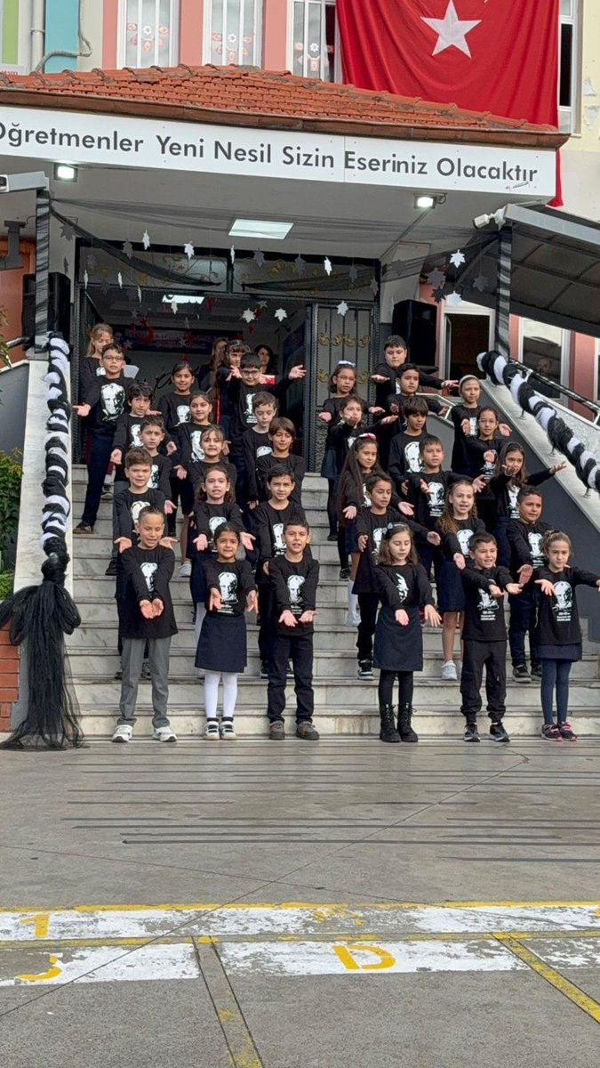 AhmetBenler's tweet photo. 10 Kasım 2025 günü Ata'mızı 87.
 ölüm yıl dönümünde okulumuzda yaptığımız etkinliklerle andık .@MarmarisMem @mugla_mem @meb https://t.co/x7RkmGiVtv
