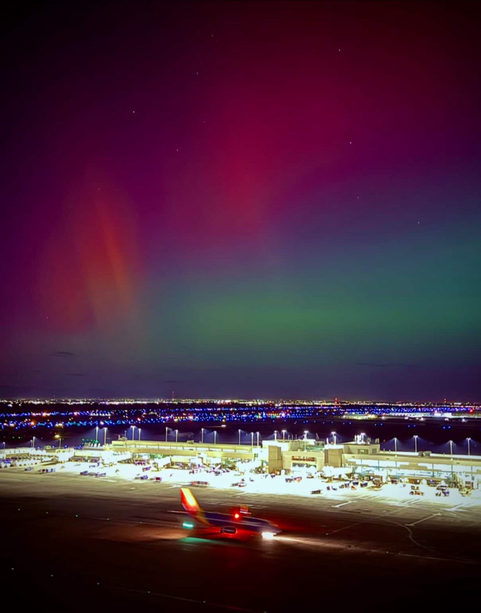 Denver Int'l Airport tweet media