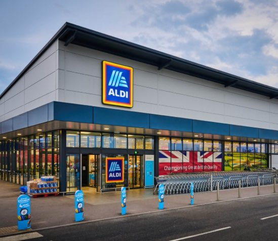 retailmentoring's tweet image. @AldiUK about to totally crush a small family owned convenience store in Brentwood. Please sign the petition!!🙏🙏🙏 c.org/LgRLWxsb62