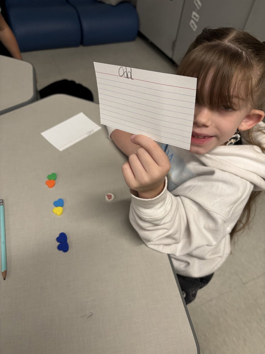 JoyaElam's tweet image. Mathematicians in Mrs. Whitmire’s 2nd grade class were all about Even Steven and Odd Todd! They used manipulatives to create two groups to see if there were any leftovers @DeganElementary #wearedegan #rockyourrole #mathinlisd