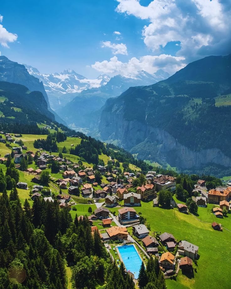 Earthpic613496's tweet photo. Switzerland 🇨🇭 https://t.co/wHqVaAzUJu