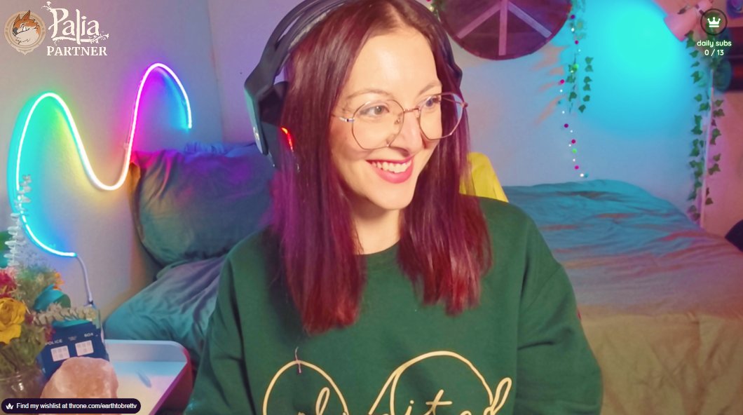 WE ARE SO BACK!!!! Come hangout with me before I leave for Colorado 💚 

twitch.tv/earthtobre