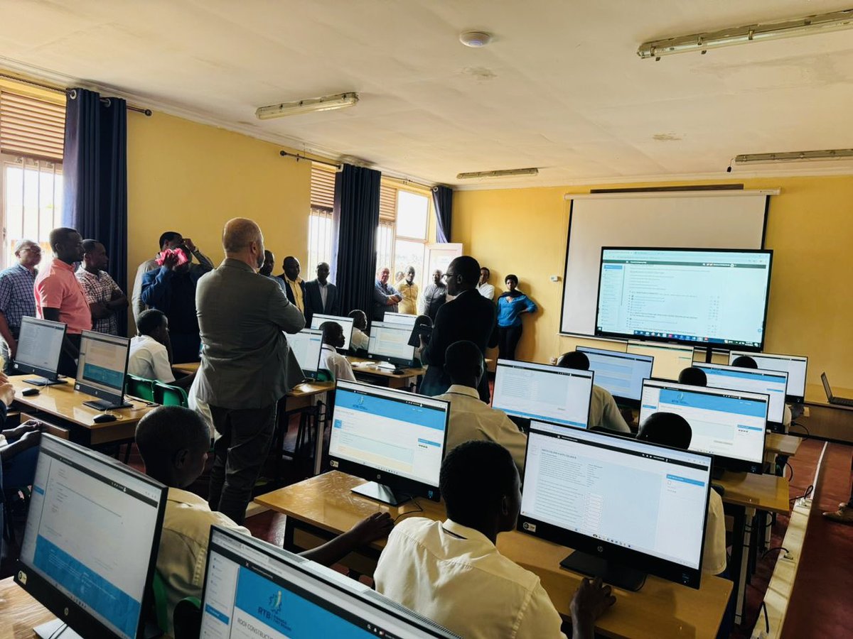 RTB_Rwanda's tweet image. Today, a delegation from various education sector partners visited Nyamirama TSS in @KayonzaDistrict to assess the quality and relevance of TVET training. Students showcased outstanding hands-on skills, demonstrating their readiness to meet labour market needs.

Nyamirama TSS,…