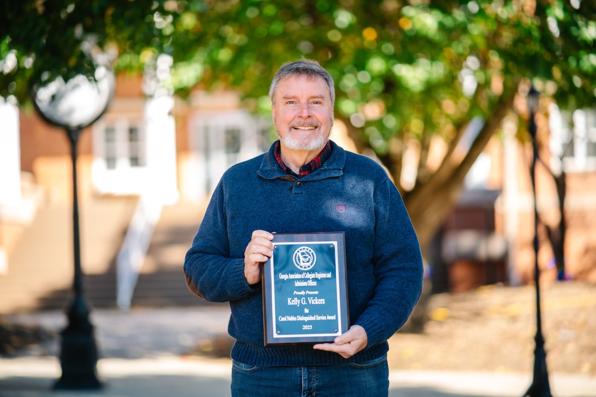 Congratulations to our Registrar, Kelly Vickers, on receiving the Carol Nobles Distinguished Service Award from GACRAO! A well-deserved honor recognizing years of faithful service, leadership, and excellence. Read more at the news link below!

tfc.edu/news/toccoa-fa…