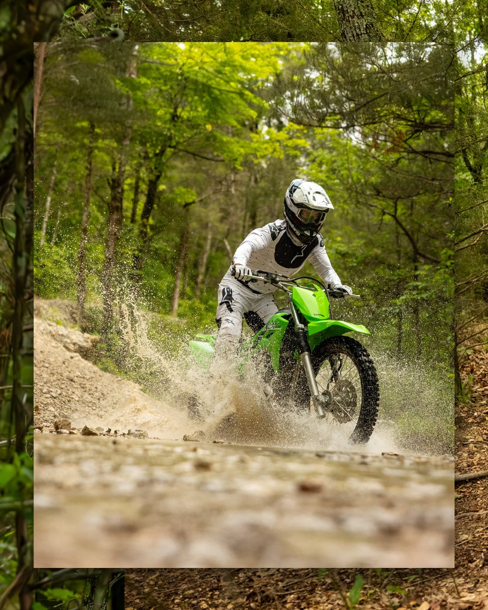 KawasakiUSA's tweet photo. Swipe and see the serious fun to be had on a #KLX230R, featuring a new compact perimeter frame, long-travel suspension, front and rear disc brakes, and full-size aluminum wheels designed to dominate the dirt. #GetOutAndPlay #GoodTimes #Kawasaki https://t.co/HEgm3JBl3v