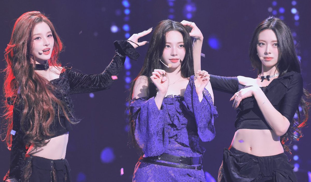 AboutMusicYT's tweet image. aespa&apos;s Karina, NMIXX Sullyoon and ITZY&apos;s Yuna at the Gayo Daejejeon, 2024.