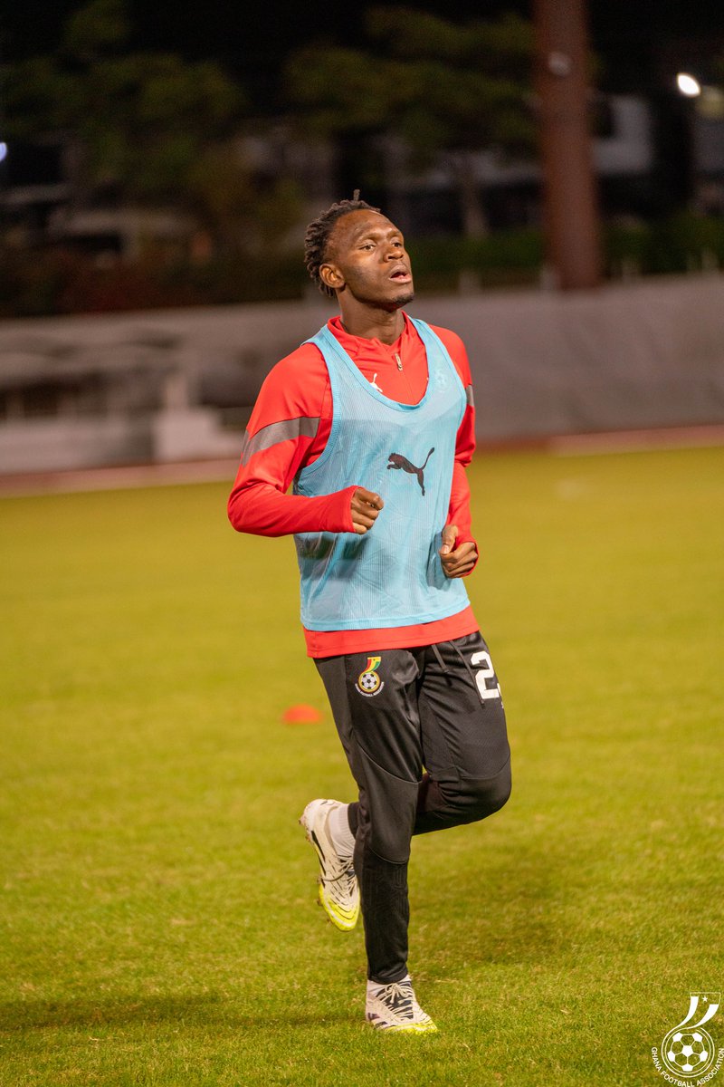 GhanaBlackstars's tweet photo. 📸 Prince Kwabena Adu gets his first taste of #BlackStars training! 🇬🇭 https://t.co/GffwAQlpKV