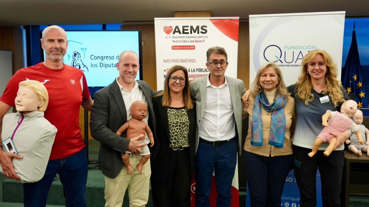 <a href="/Congreso_Es/">Congreso</a> <a href="/JoseTendero_EMS/">Jose Tendero Rebollo</a> ❤️Concluye la formación en RCP en el <a href="/Congreso_Es/">Congreso</a>.

Una iniciativa de AEMS José Durán y Fundación QUAES que simboliza diez años de compromiso para prevenir la muerte súbita.

Las manos que legislan también pueden salvar vidas.

#CongresoMuerteSúbita #FundaciónQUAES #RCP