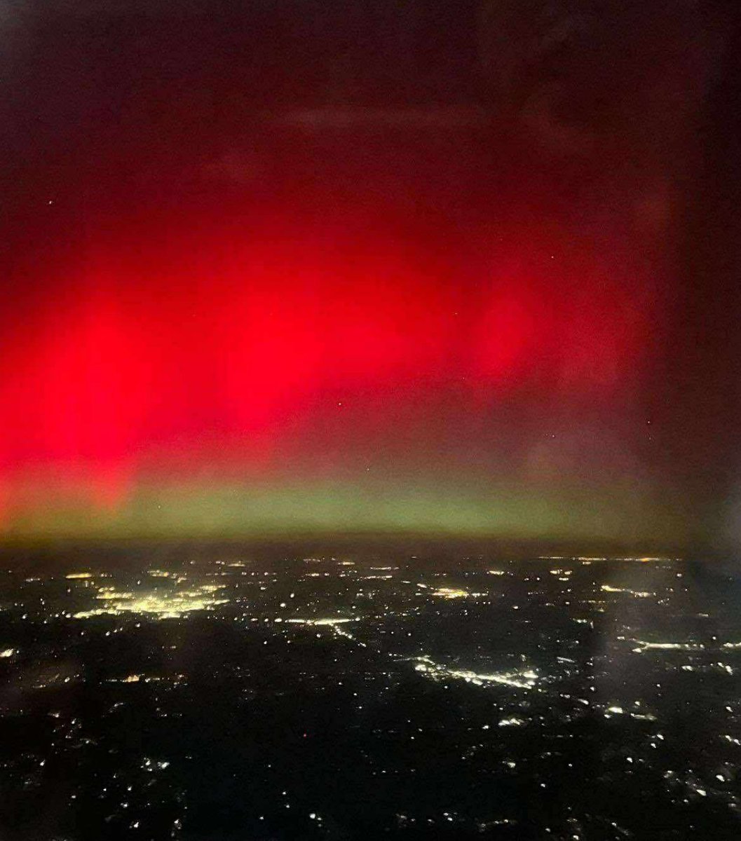 Kelly Rameriz of Cave Springs, AR was flying from Atlanta, GA to XNA in northwest Arkansas when she snapped this beauty out the window. How could not have the windows open if you were flying last night?! Or again tonight. Be on the lookout! #NorthernLights