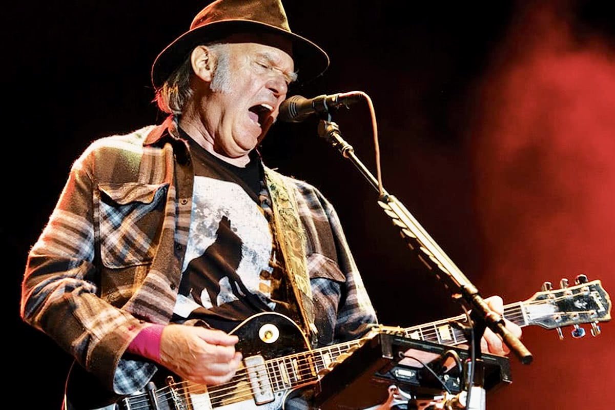 “I'm not into organized religion. I'm into believing in a higher source of creation, realizing we're all just part of nature.”  Neil Young ☀️ Celebrating 80 Turns around the Sun today!