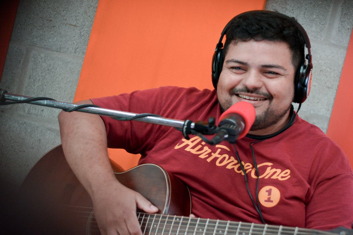 1qstoficial's tweet photo. SUMATE DESDE LAS 19HS!

INVITADOS DE LUJO Y TERTULIA EN VIVO

MÚSICA + INFORMACIÓN + RISAS🔥 

#1QST #FogónVirtual #arte #fotos #ph #photo #show #rock #fotografia #studio #livesession #canciones #covers #piola #fogon #photography https://t.co/ZrZ7aY0jhw