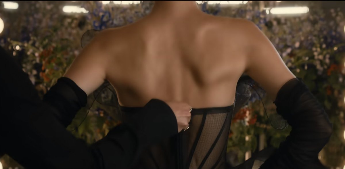 Variety's tweet photo. Miranda Priestly and Andy Sachs are back together!

Meryl Streep and Anne Hathaway reunite in #TheDevilWearsPrada2 teaser trailer: https://t.co/MAvcGPSisu https://t.co/hoTAbVMmnt