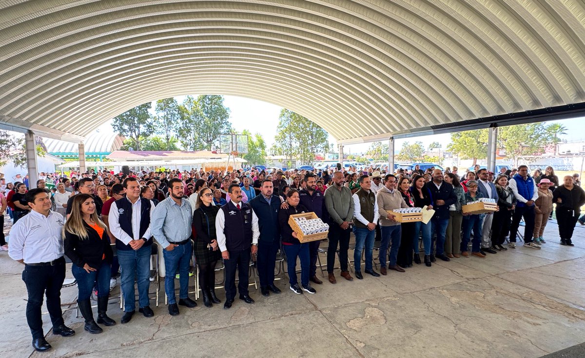 DMSPDGO's tweet image. 💧 Cuidar el agua es tarea de todos.

Con el objetivo de contribuir al uso responsable de este recurso vital, el presidente @josejoseantonio realizó la entrega de La Rendidora” a la Escuela Primaria “Doroteo Arango” en la colonia Tierra y Libertad.

#DurangoEsElCamino