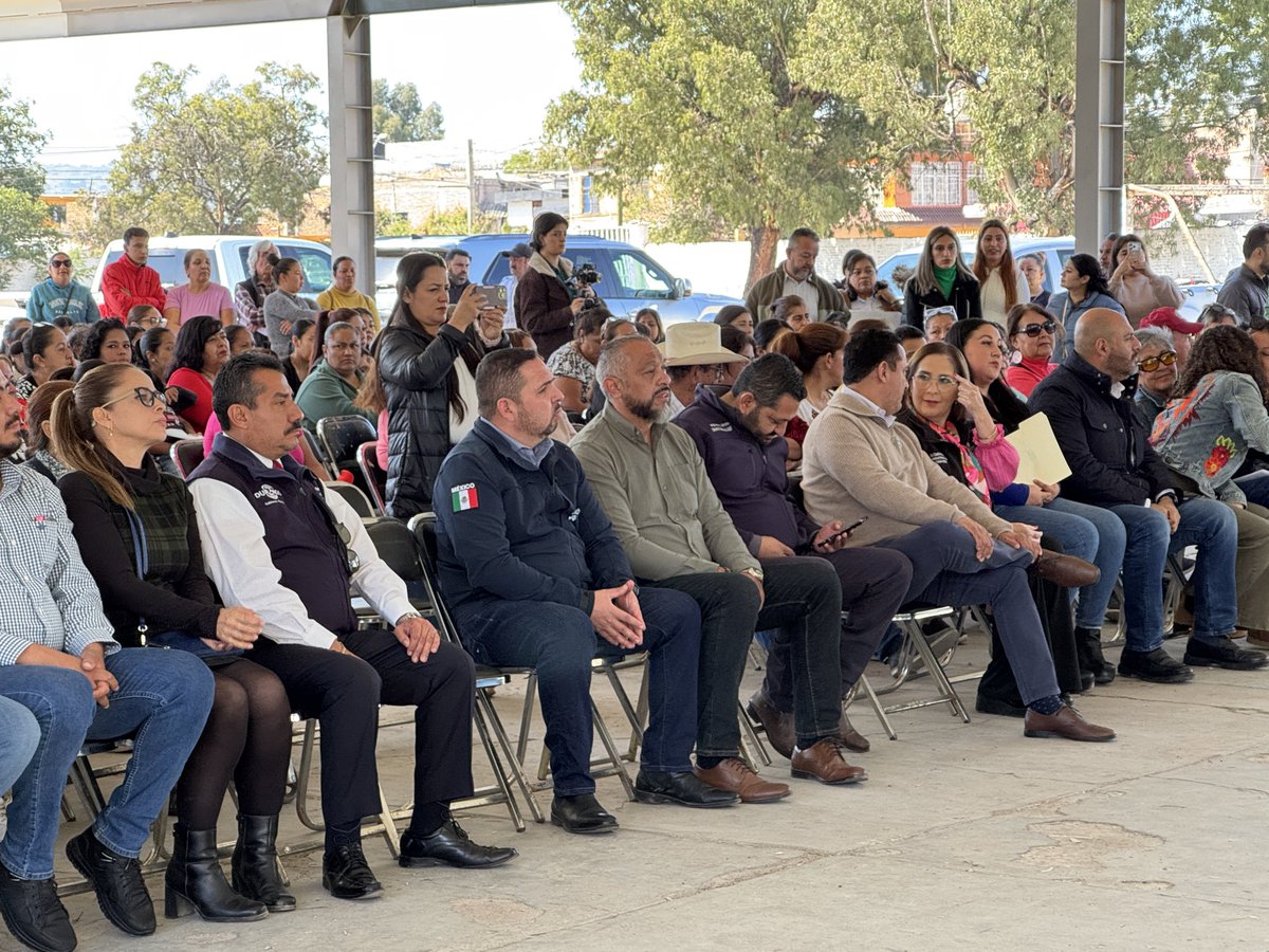 DMSPDGO's tweet image. 💧 Cuidar el agua es tarea de todos.

Con el objetivo de contribuir al uso responsable de este recurso vital, el presidente @josejoseantonio realizó la entrega de La Rendidora” a la Escuela Primaria “Doroteo Arango” en la colonia Tierra y Libertad.

#DurangoEsElCamino