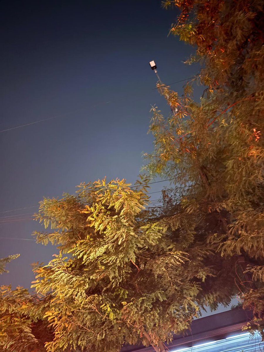 नोएडा मोड़ से दल्लूपुरा की ओर जाने पर सभी #streetlight बंद हैं <a href="/DelhiPwd/">PWD Delhi</a> कृपया उचित कार्यवाही करें <a href="/LightUpDelhi/">TEAM DEEP</a> <a href="/Medhareports/">Medha Yadav</a> <a href="/reechasingh1/">Reecha Singh</a> <a href="/tripdev/">Devendra Tripathi | Journalist | WeatherMan</a> #Helpline4Streetlight #crimefreedelhi