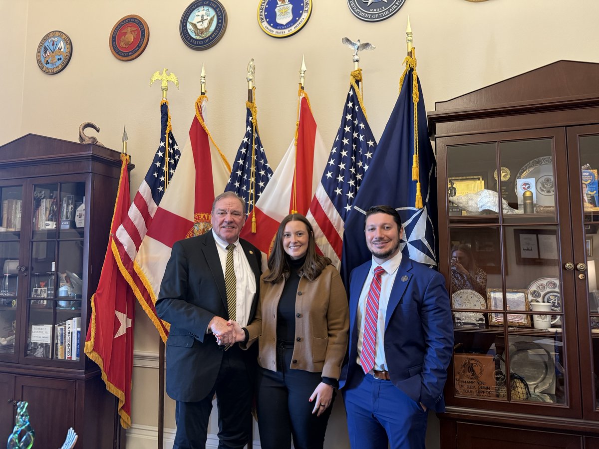 ConsEnergyNet's tweet image. Last week we visited DC to speak with members of Congress about permitting reform. Below is CEN staff with @DrNealDunnFL2. Thank you to those who met with us to chat about energy reliability and national security.

#CENFlyIn #EnergyIndependence #GridSecurity #Transmission