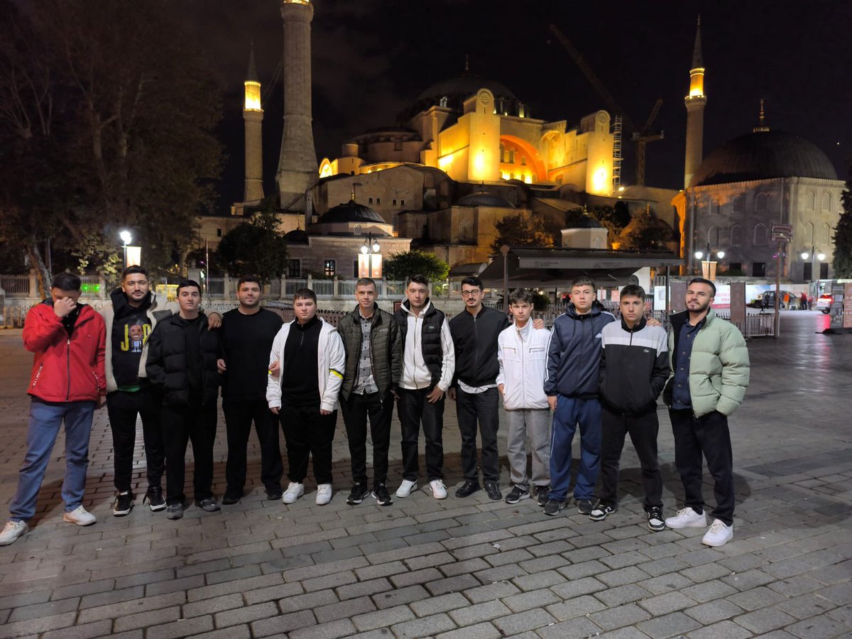 Genç İstikbal Buluşmaları

#binyıldahabugençlik 

📍Bayrampaşa 

📍Beylikdüzü     

📍Pendik    

📍Küçükçekmece