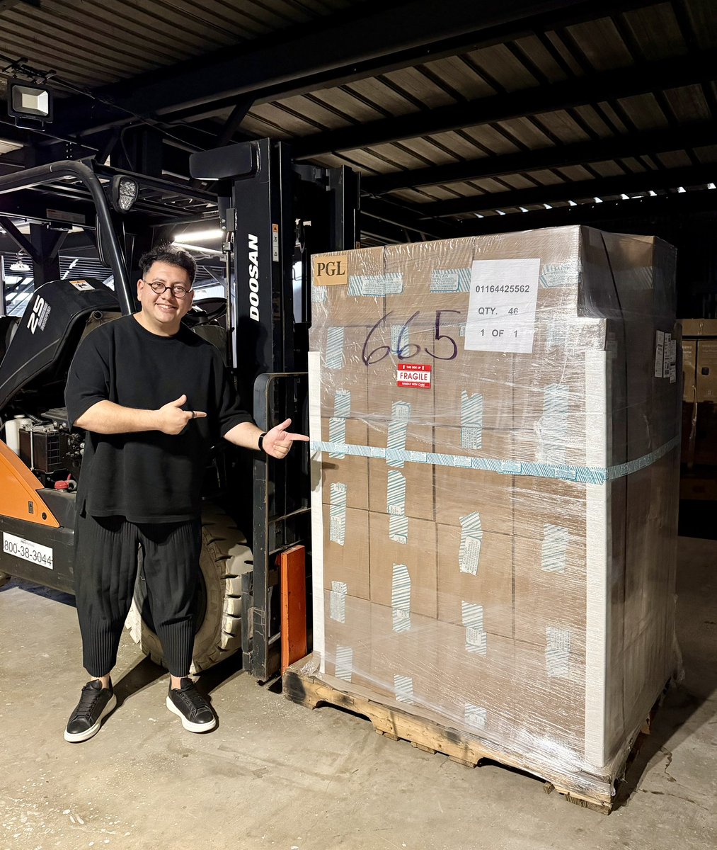 Refik Anadol tweet media