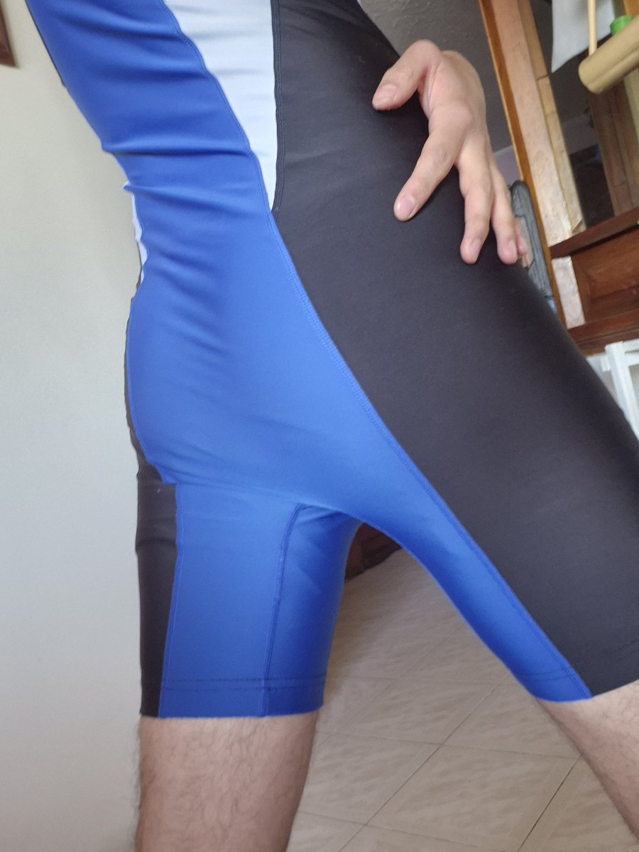 devvulp's tweet image. What a nice day to wrestle, don't you think?