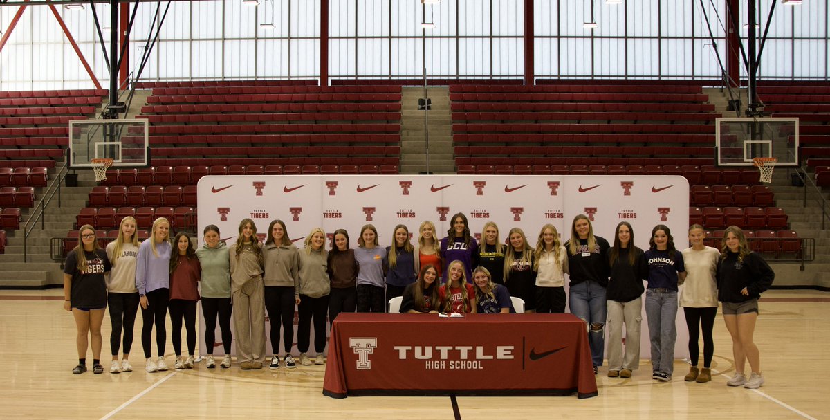 Signing Day!! So excited for this next chapter!🤘🏻#RollMavs
<a href="/NOCTonkSB/">NOC Tonk Softball</a> 
<a href="/rayjeff97/">Jeff Ray</a> 
<a href="/CoachChrismavs/">Chris Townsend</a> 
<a href="/SoftballTuttle/">Tuttle Softball</a> 
<a href="/Tuttle_Ath_Dept/">Tuttle Tigers Athletics</a>