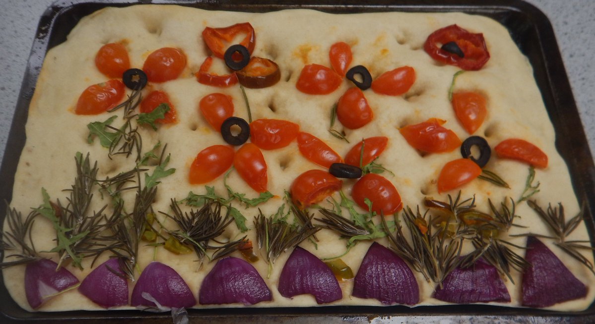 SalesianAcademy's tweet image. Year 10 pupils channelled their creativity in Food lessons yesterday by making Remembrance Day Focaccia Bread. How good do they look.
#Remembrance #RUAH #FutureChefs