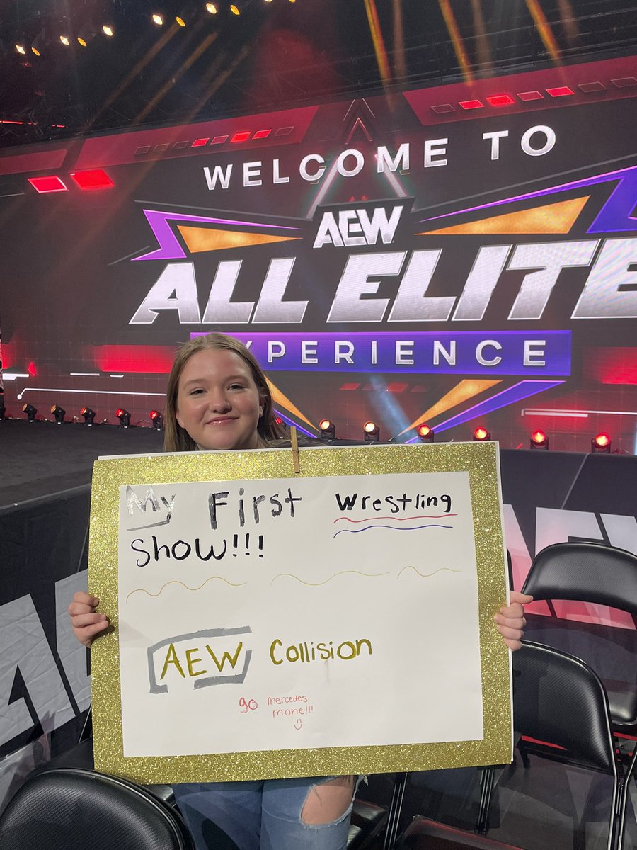 jdlhuddle's tweet image. @Security__Sam my daughter and I will be front row to the stage tonight for #BloodAndGuts she still talks about you giving her that card