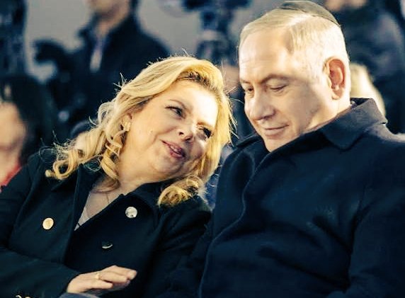 - إنت إزاي يا نتن ٠٠٠
تحيل أفيخاي أدرعي للتقاعد رغم إنه
المتحدث الوحيد بإسم الجيش الإسرائيلي بـالعربية
= ماتقلقيش يا روحي ٠٠٠
ده عدد المتحدثين بإسم الجيش الإسرائيلي مـ العرب
بقي أكتر من عدد المجندين فالجيش الإسرائيلي نفسه 🤣