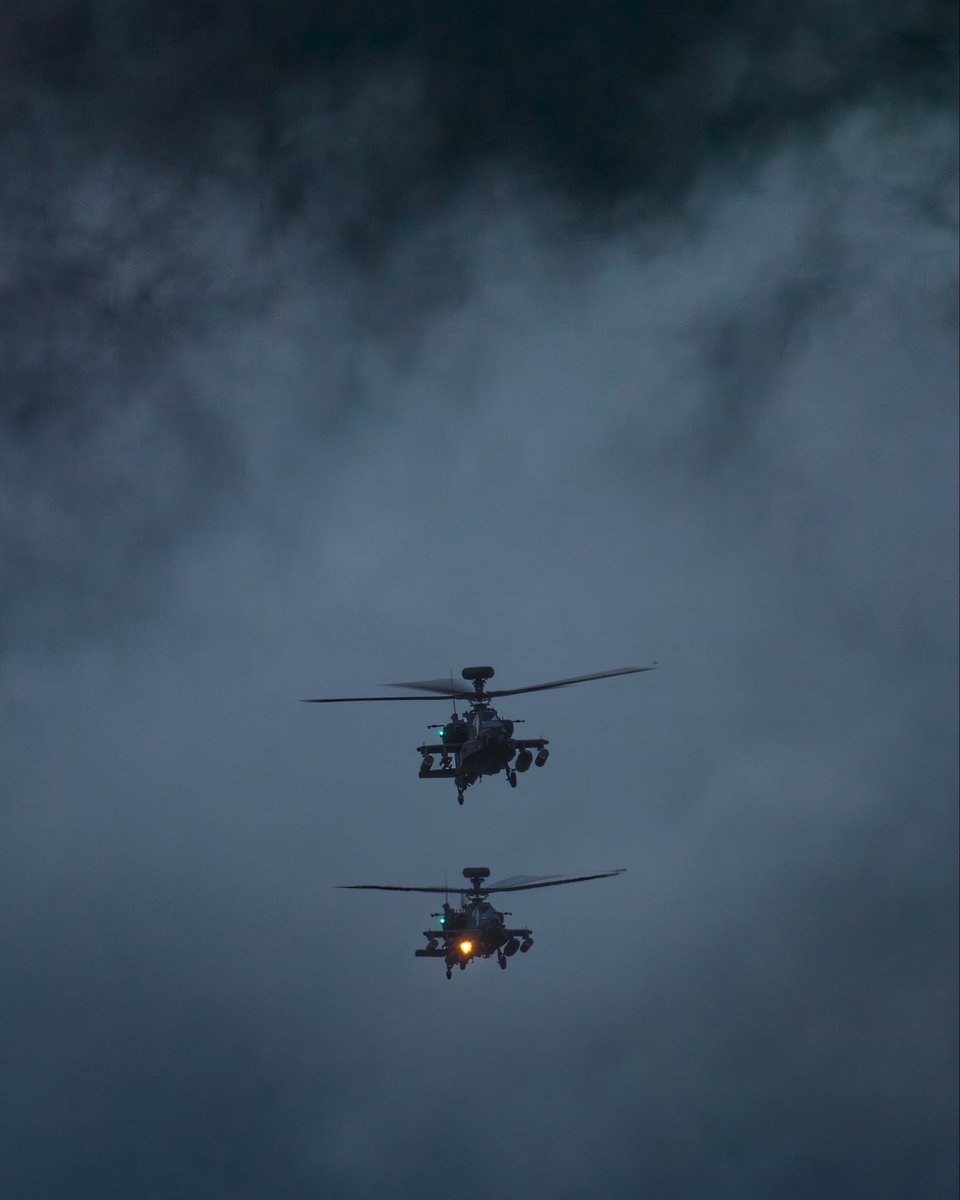 WHGA's tweet image. Always a treat having Apaches visit us here at the Green! 🚁

Yesterday we were joined by two Apaches, DEAMON1 and DEAMON2 as they made a quick stop here at Wolverhampton Halfpenny Green Airport.

#apache #ah64 #military #helicopter #raf #wolverhamptonairport #halfpennygreen