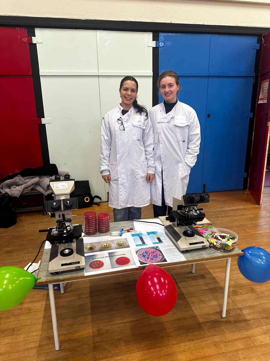 MurtaghClaire's tweet image. What a great day visiting our local school to showcase all the different professions that make our hospital run. A huge thank you to all the staff who came along and inspired the next generation of healthcare hero&apos;s.#scienceweek #CommunityEngagement @ashleylillyanp @CancerInstIRE