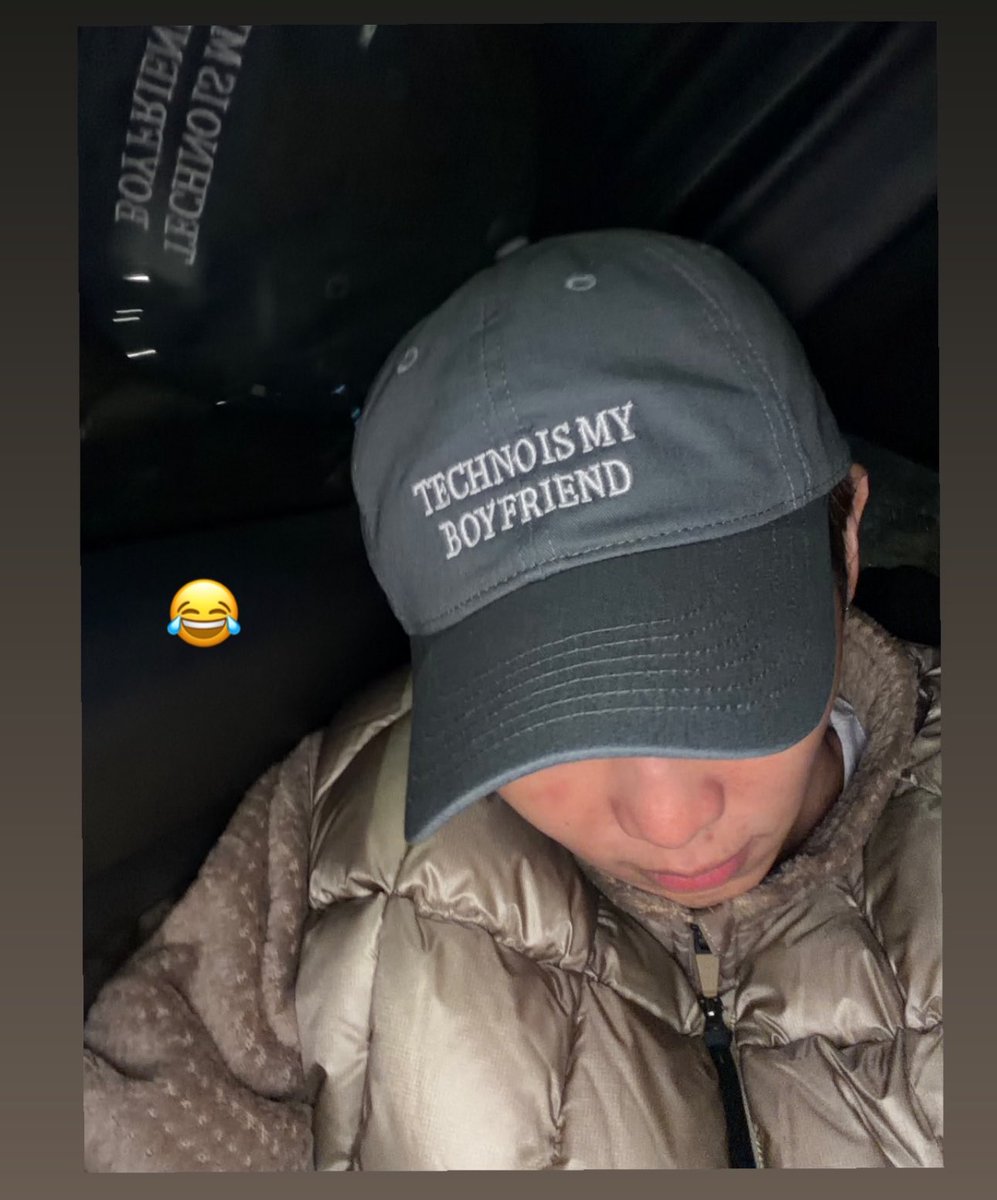 пока все в инете гадают кто же под смайликом намджун решил открыть свои отношения иным путем