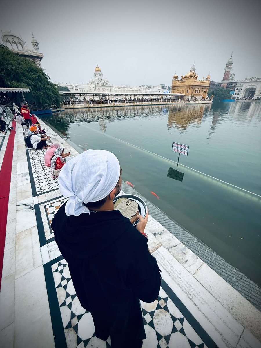 AshVikLand's tweet photo. #RithvikDhanjani insta post Nanak naam chardi kala, Tere bhane sarbat da bhalla..✨ Happy guru purabh…also happens to be my birthday ❤️ Blessed by divinity!🙏🏻 https://t.co/J4joh8PxE6