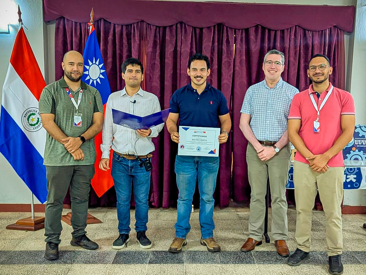 Universidad Politécnica Taiwán Paraguay tweet media