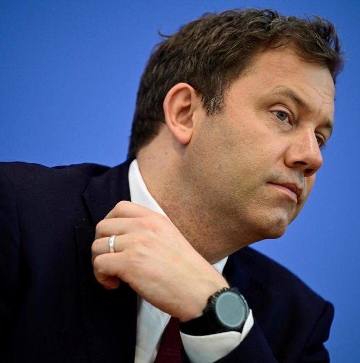 Finanzministernder Parody Lars Klingbeil tweet media