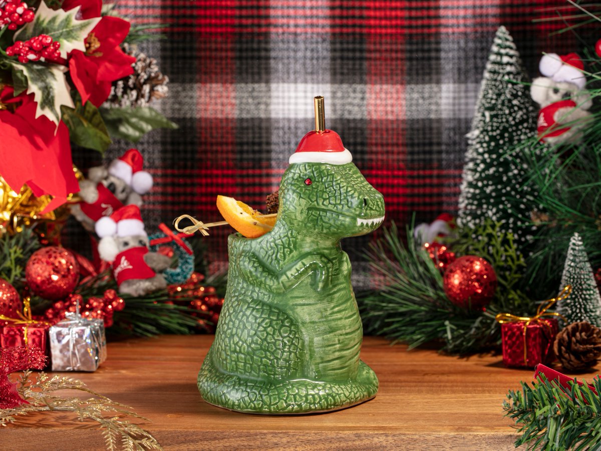 CarouselClb's tweet image. Step aside, reindeer—this festive creature is leading the sleigh this year 🦖 Served in a delightfully cheeky dinosaur mug, Rudolph’s Replacement blends vodka, coffee liqueur, white crème de cacao, and orange curaçao for a silky, spirited base🍸✨