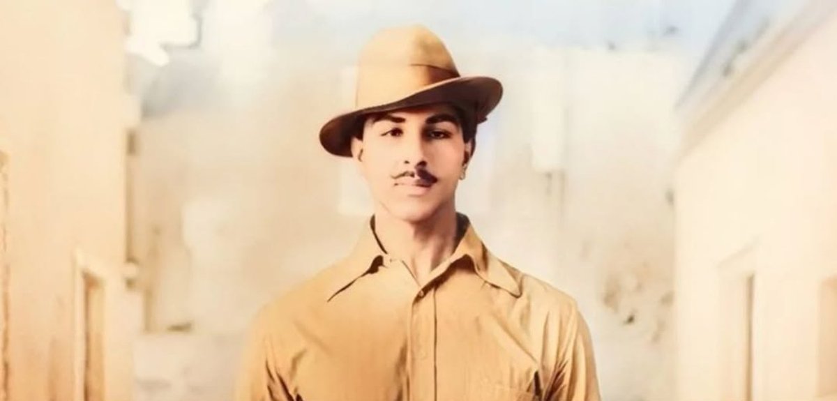 chai_plumholic7's tweet image. Had Bhagat Singh been alive today, perhaps his pen would still sting the same way his bullets once didn&apos;t aimed at bodies, but at blind minds.
He would ask, as he once did, 

“The aim of life is not to control the mind, but to develop it.”

 janataweekly.org/in-his-writing…