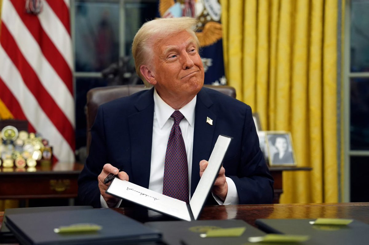 Stand Up For Trump tweet media