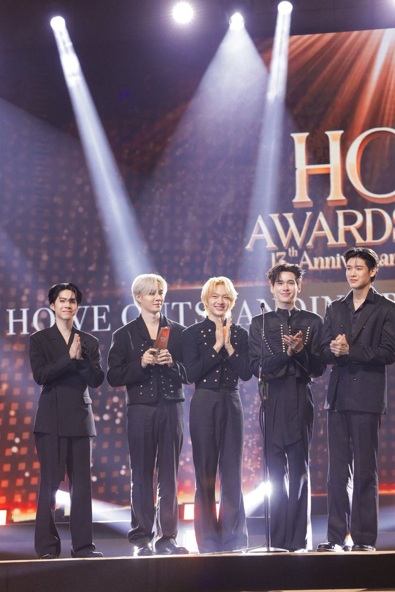 ขอแสดงความยินดีกับ “ข้ามฟ้าเคียงเธอ The Next Prince Series” ที่ได้รับรางวัล Howe Outstanding Production Of The Year ในงานประกาศรางวัล Howe Awards 2025 🏆✨

ขอขอบคุณชาวเอมมาลีทุกท่าน ขอบคุณทุกแรงสนับสนุนที่มอบให้พวกเรามาโดยตลอดนะคะ 🫶🏻

#HOWEAWARDS2025xDMD
#HOWEAWARDS2025