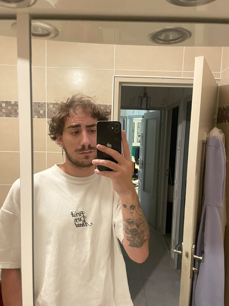 KunSolar's tweet image. Bon pour la réf : je suis cuisinier j’ai un gros nez .. voilà voilà..